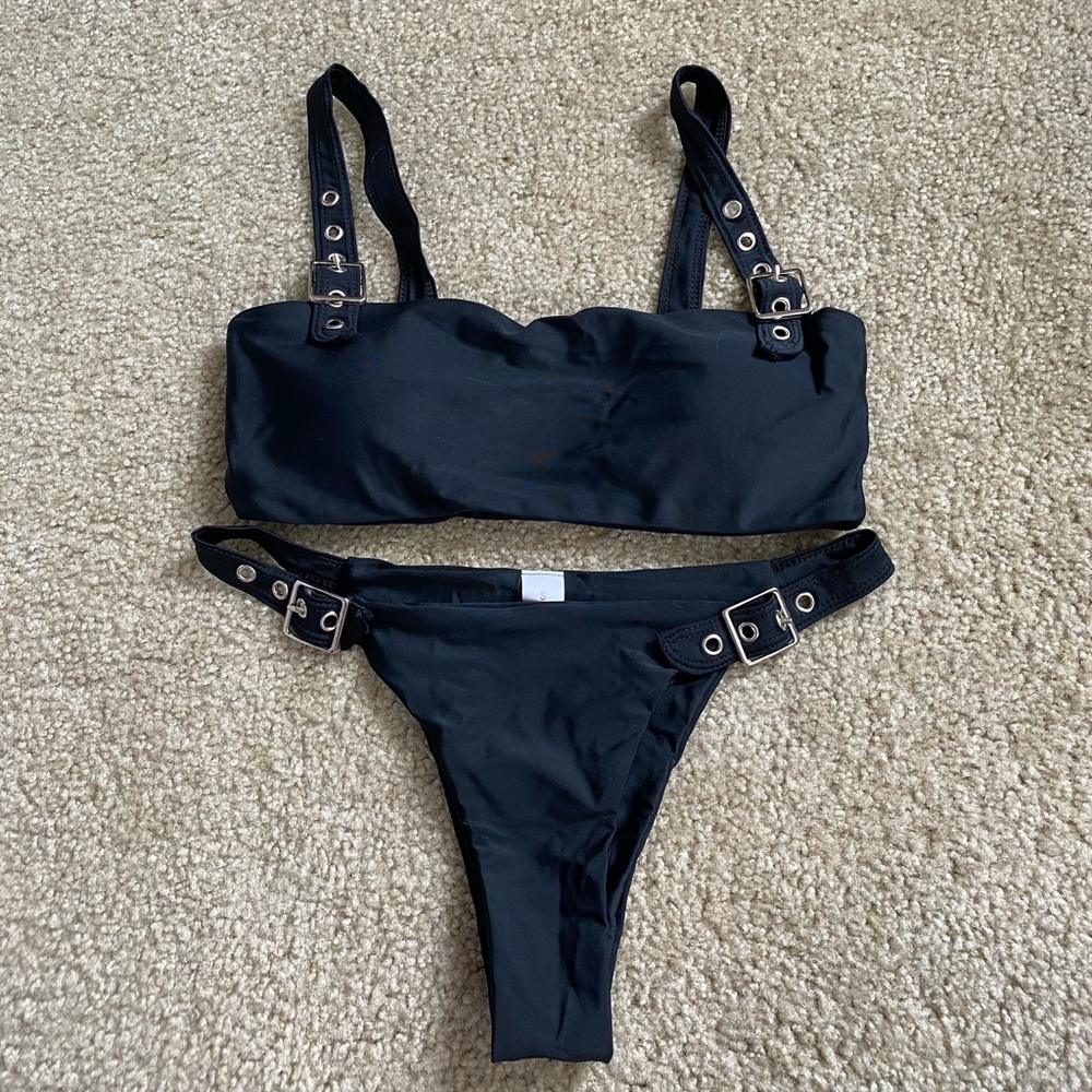 Buckle up bikini